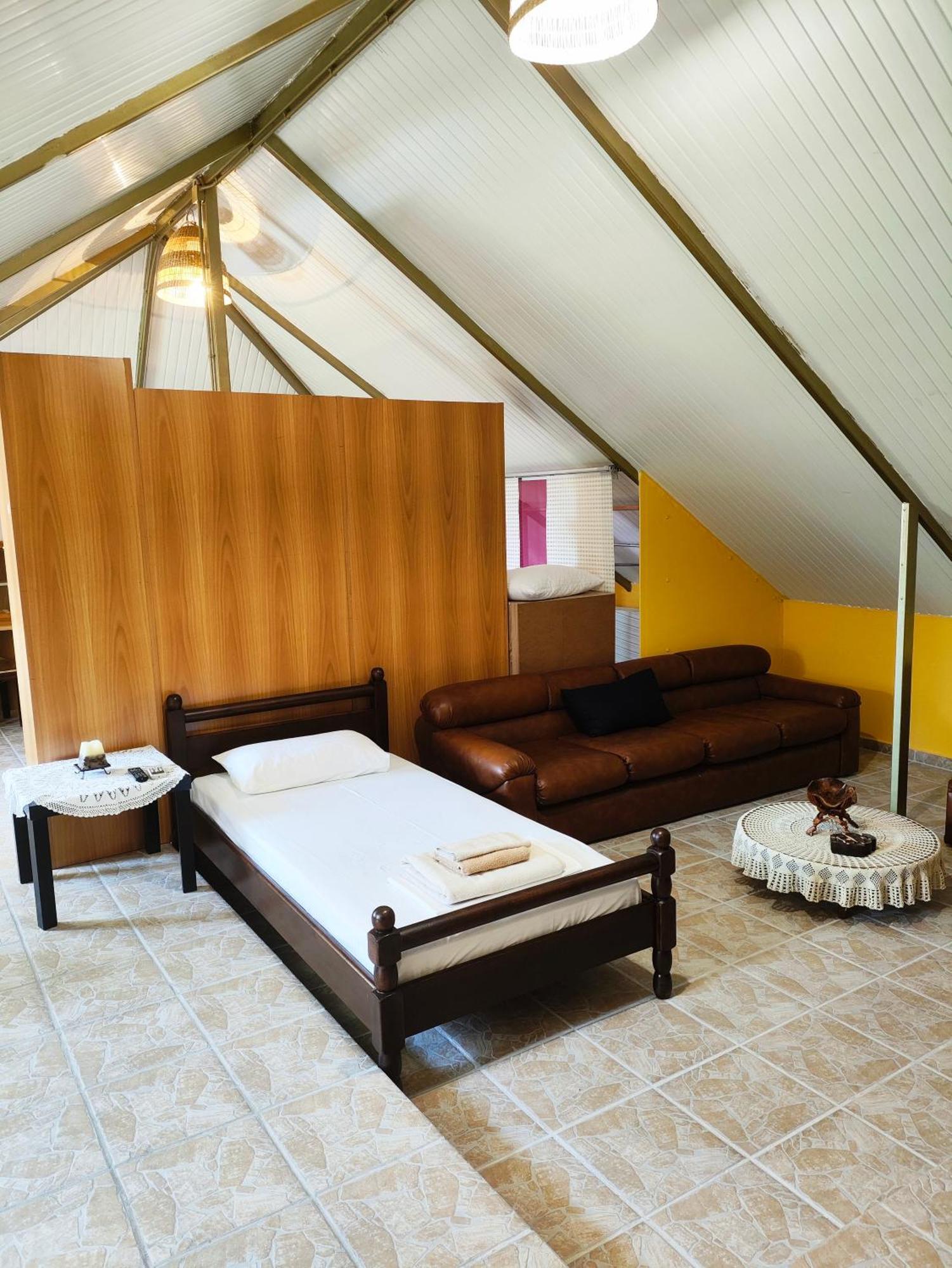 Foothills Loft Apartment *